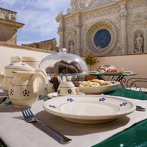 I Sei Volti , Lecce Italia